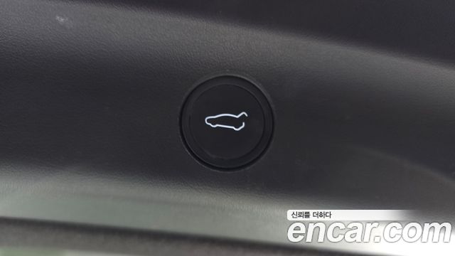 Tesla Model Y 2021 — photo 17