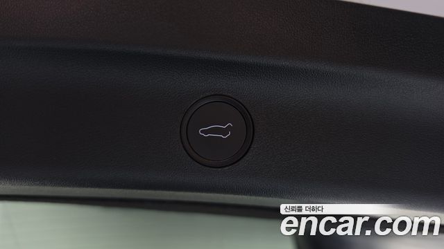 Tesla Model Y 2023 — photo 23