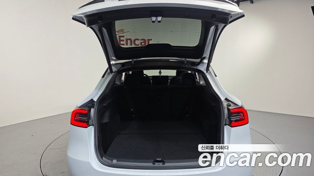 Tesla Model Y 2023 — photo 24