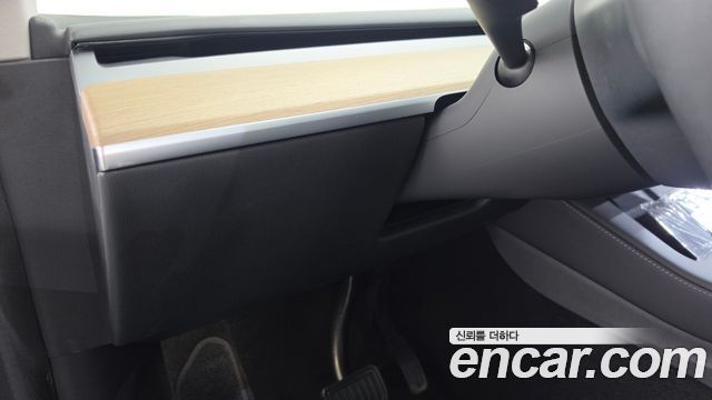 Tesla Model Y 2023 — photo 27