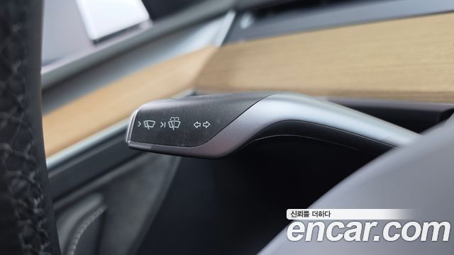 Tesla Model Y 2023 — photo 28