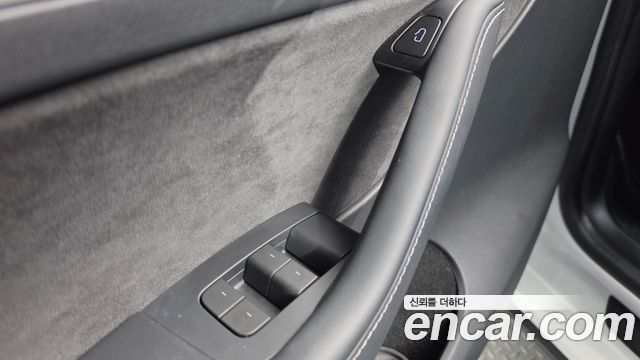 Tesla Model Y 2023 — photo 29