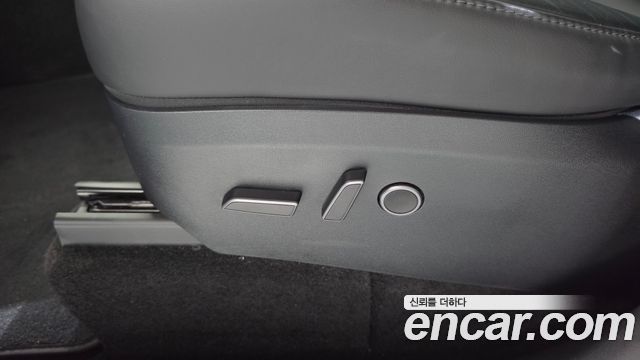 Tesla Model Y 2023 — photo 31
