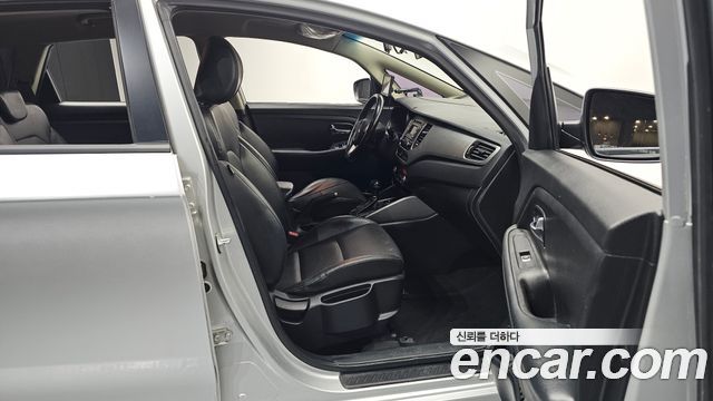 Kia Carens 2015 — photo 11