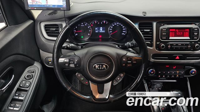Kia Carens 2015 — photo 14