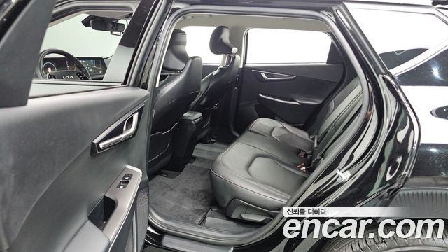 Kia EV6 2022 — photo 16