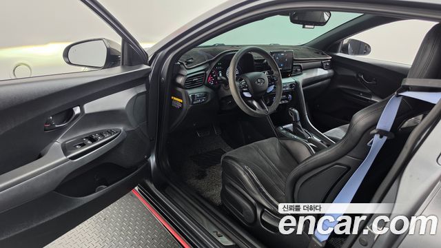 Hyundai Veloster 2021 — photo 13