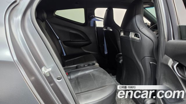 Hyundai Veloster 2021 — photo 17