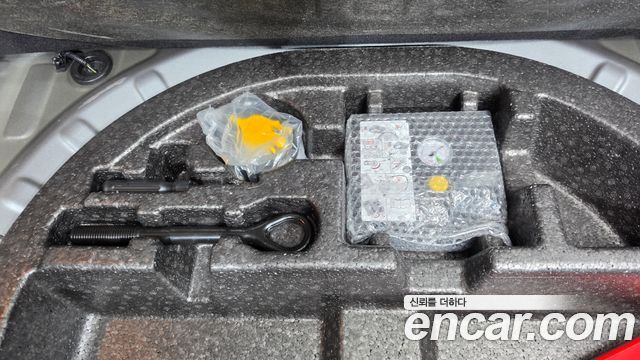 Hyundai Veloster 2021 — photo 26