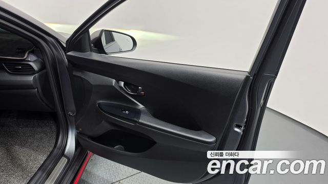 Hyundai Veloster 2021 — photo 14