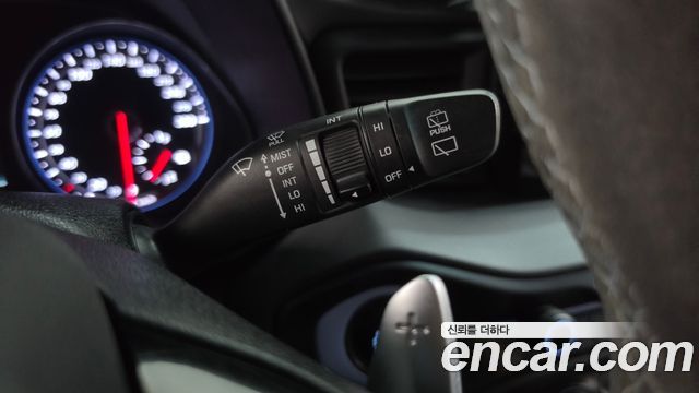 Hyundai Veloster 2021 — photo 27