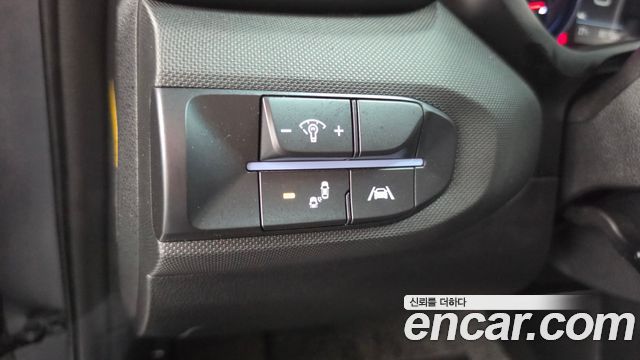 Hyundai Veloster 2021 — photo 30