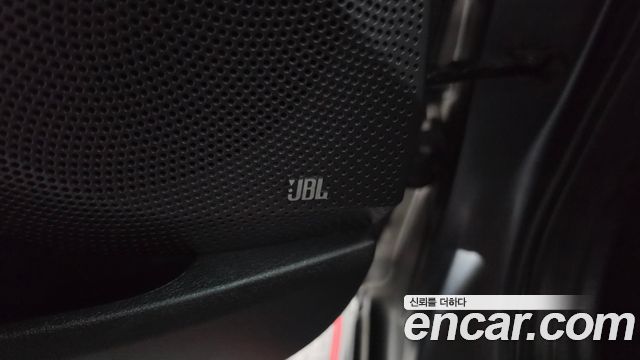 Hyundai Veloster 2021 — photo 32