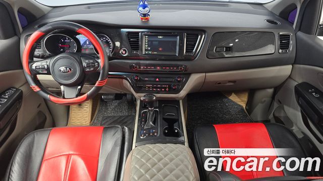 Kia Canival 2015 — photo 7
