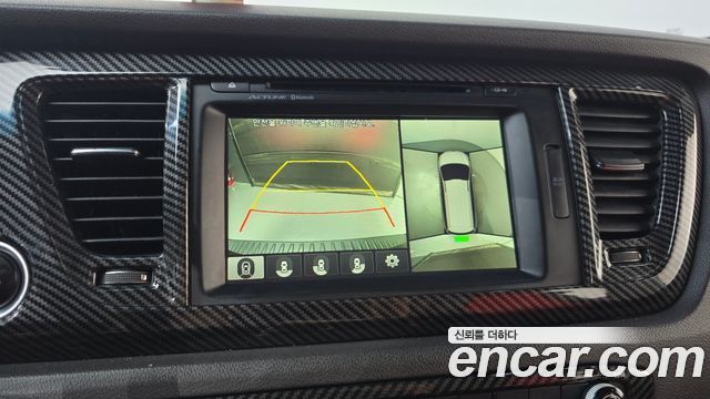 Kia Canival 2015 — photo 14