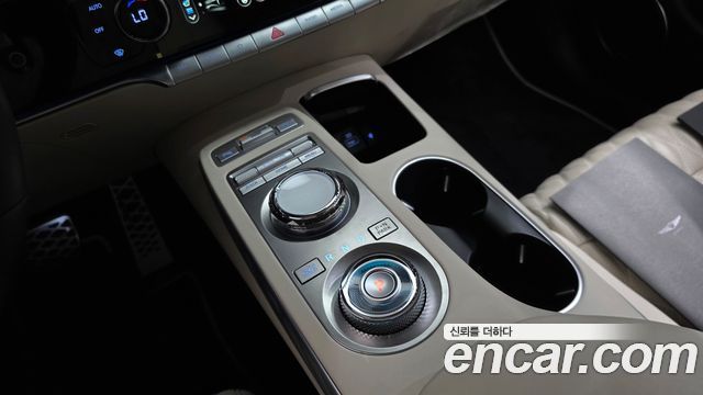 Genesis GV70 2024 — photo 12