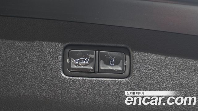 Genesis GV70 2024 — photo 22