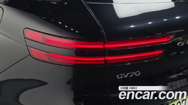 Genesis GV70 2024 — photo 9
