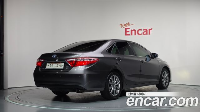 Toyota Camry 2016 — photo 2