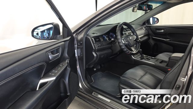 Toyota Camry 2016 — photo 10