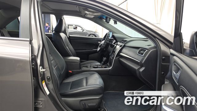 Toyota Camry 2016 — photo 11