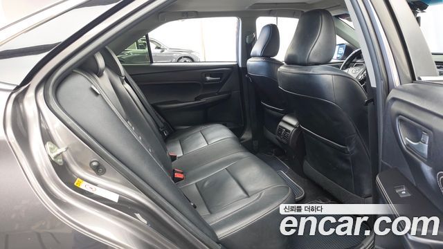 Toyota Camry 2016 — photo 12