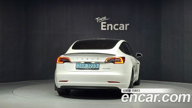 Tesla Model 3 2022 — photo 4