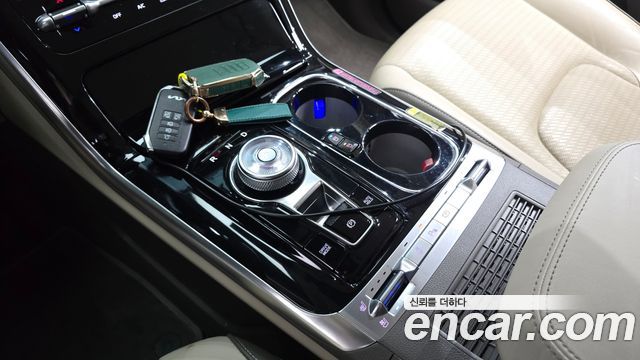 Kia Canival 2023 — photo 9