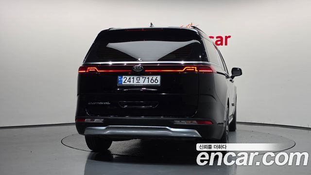 Kia Canival 2021 — photo 4