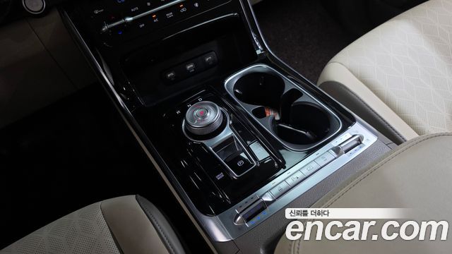 Kia Canival 2021 — photo 12