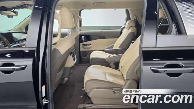 Kia Canival 2021 — photo 17
