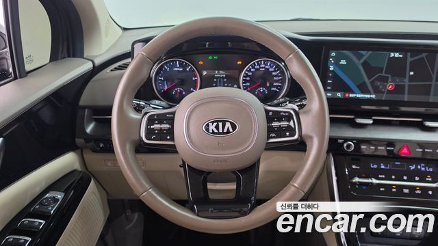 Kia Canival 2021 — photo 19