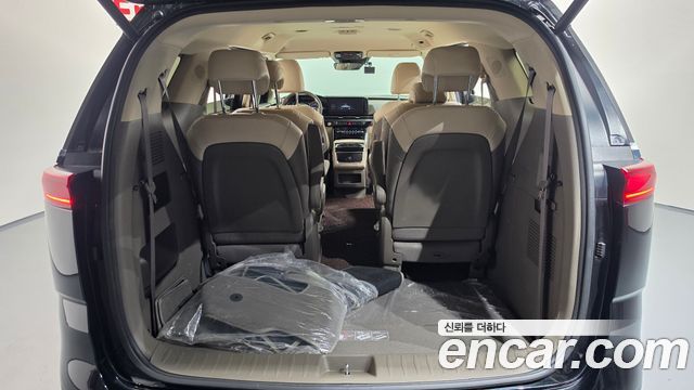 Kia Canival 2021 — photo 22