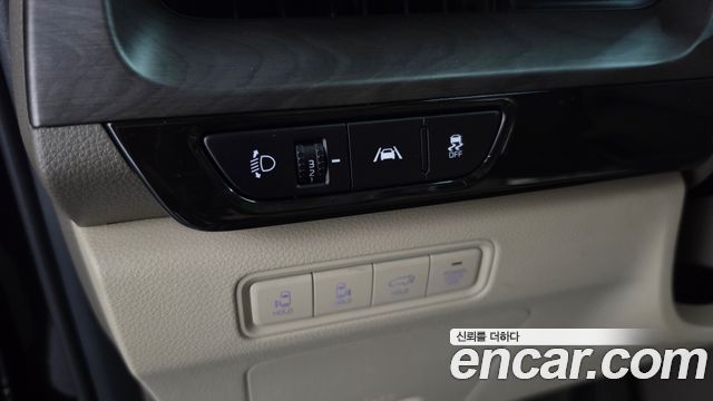Kia Canival 2021 — photo 24