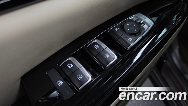 Kia Canival 2021 — photo 26