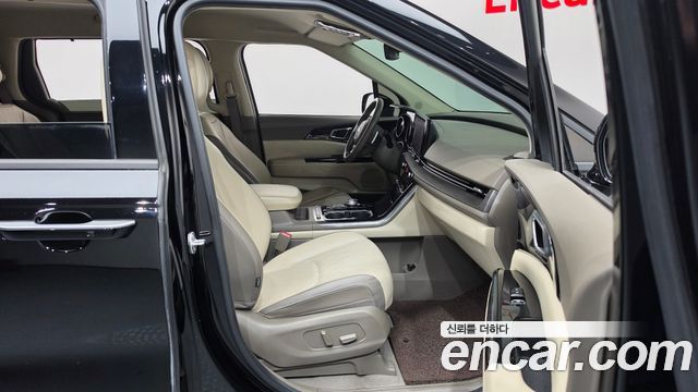 Kia Canival 2021 — photo 16