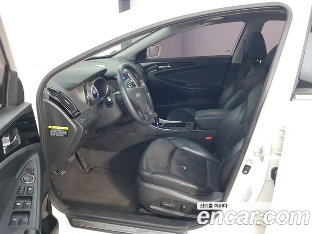 Hyundai Sonata 2011 — photo 10