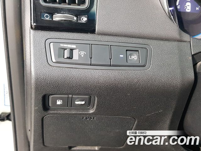 Hyundai Sonata 2011 — photo 16