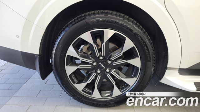 Kia Canival 2023 — photo 5