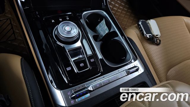 Kia Canival 2023 — photo 12