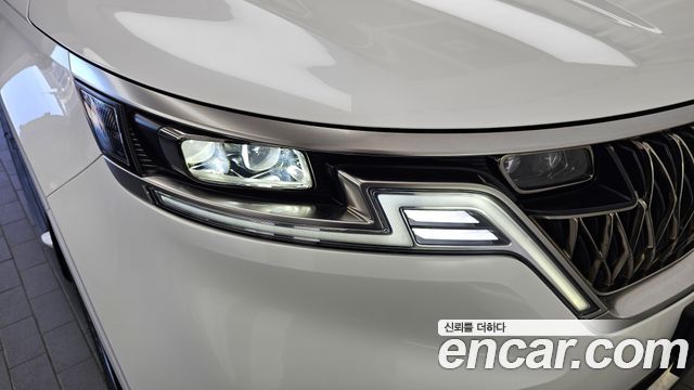 Kia Canival 2023 — photo 8
