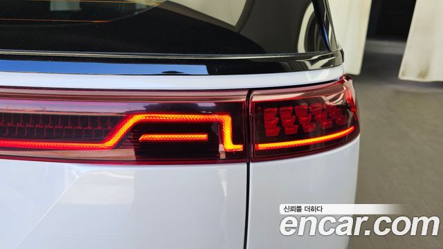 Kia Canival 2023 — photo 9