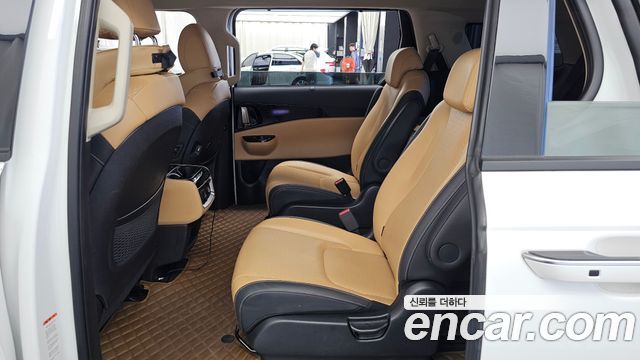 Kia Canival 2023 — photo 16