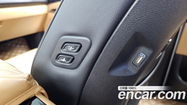 Kia Canival 2023 — photo 28