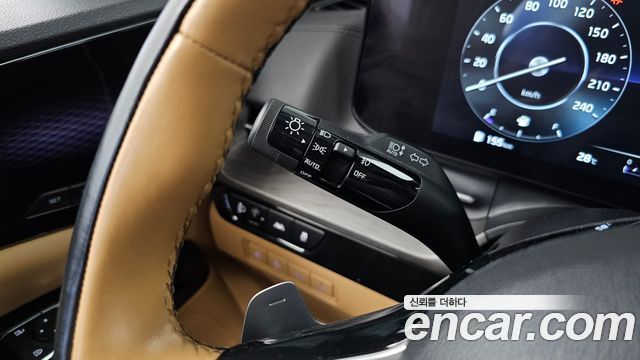 Kia Canival 2023 — photo 32
