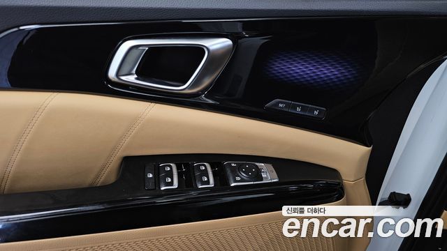 Kia Canival 2023 — photo 33