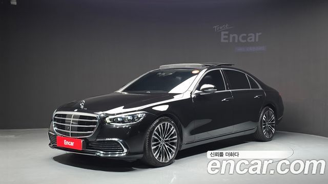 Mercedes-Benz S-Class 2023 — photo 1