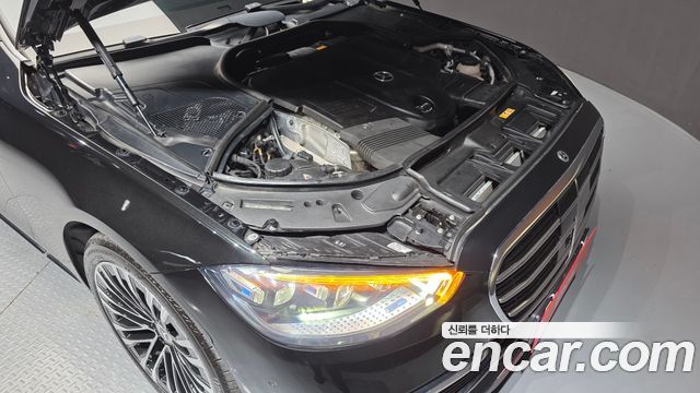 Mercedes-Benz S-Class 2023 — photo 6