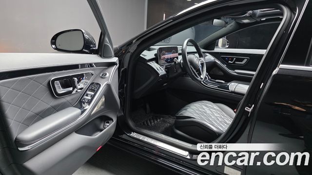 Mercedes-Benz S-Class 2023 — photo 13