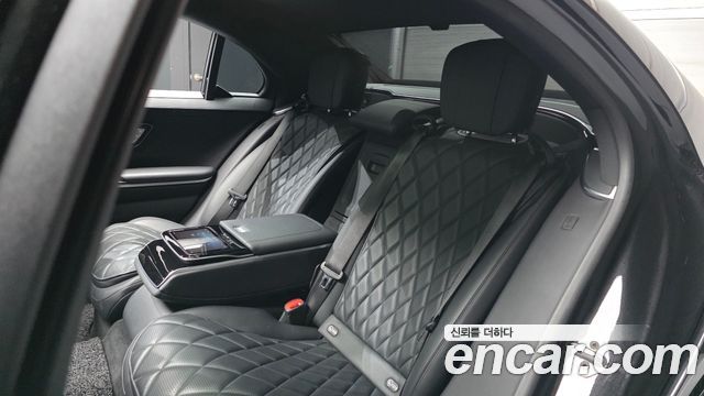 Mercedes-Benz S-Class 2023 — photo 18